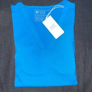 Figs Casma 3 pocket scrub top & pants.